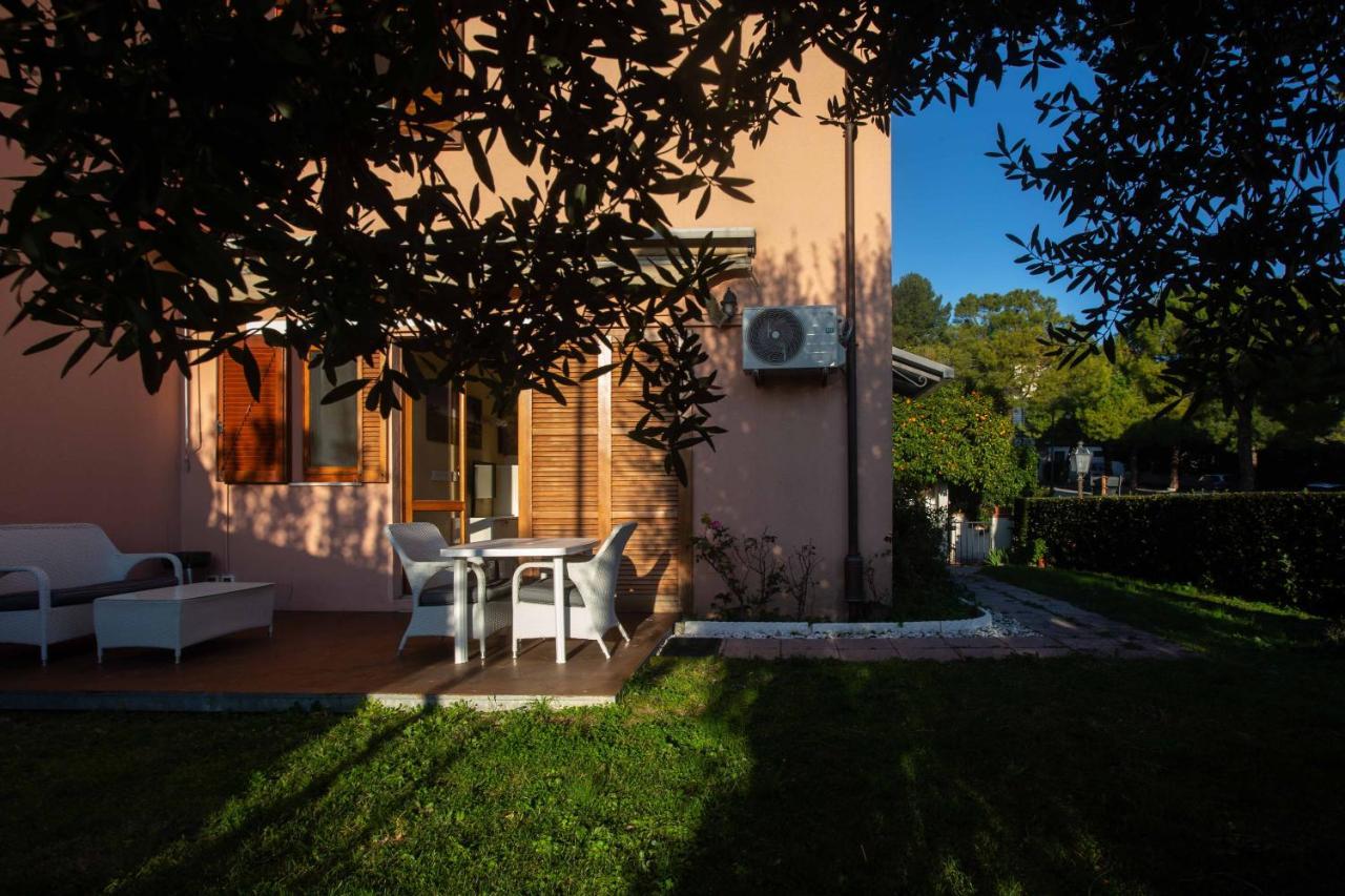 N172 - Numana, meraviglioso trilocale con giardino Sirolo Esterno foto